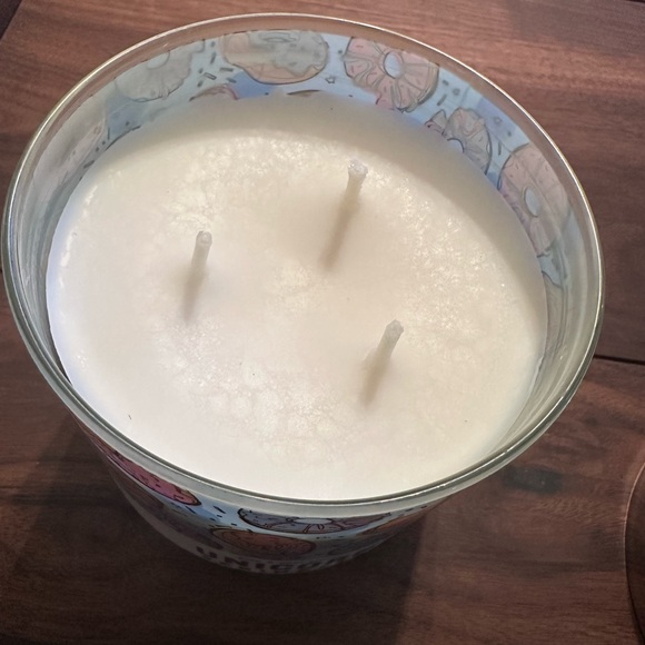 Bath & Body Works Unicorn Sprinkles Candle 3 Wick - Picture 3 of 4